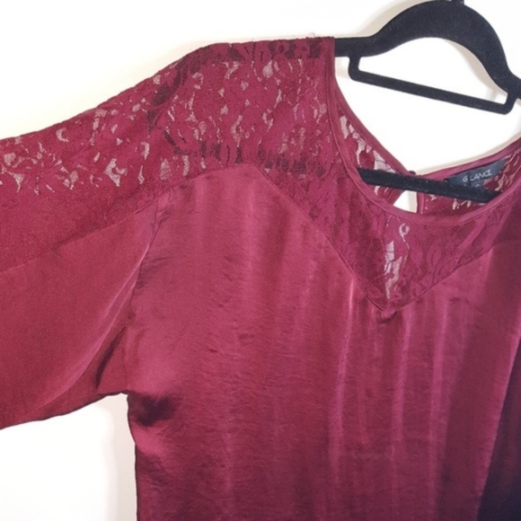 Glance Red Lace Blouse - Picture 2 of 6